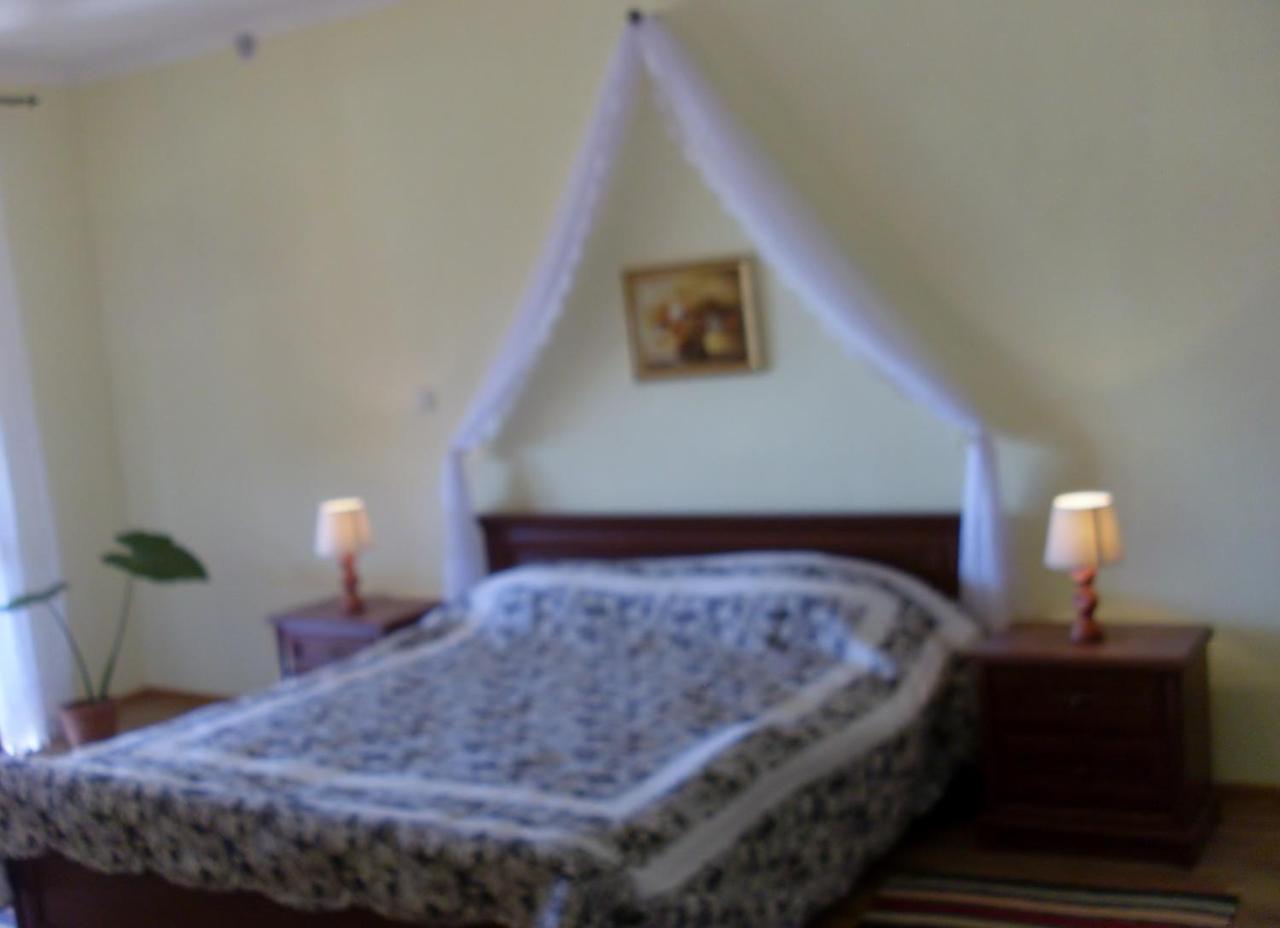 Villa Eden Delux Yanoshi Buitenkant foto